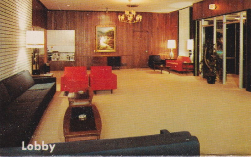 Hillcrest Country Club - Vintage Postcard (newer photo)